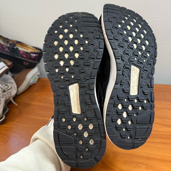 Adidas Ultimashow Black and White Running Shoes Mesh Comfort FU7638 Mens 12 - Picture 7 of 8